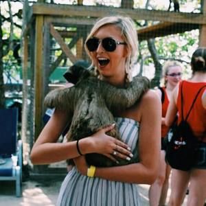 Meet your Posher, Megan